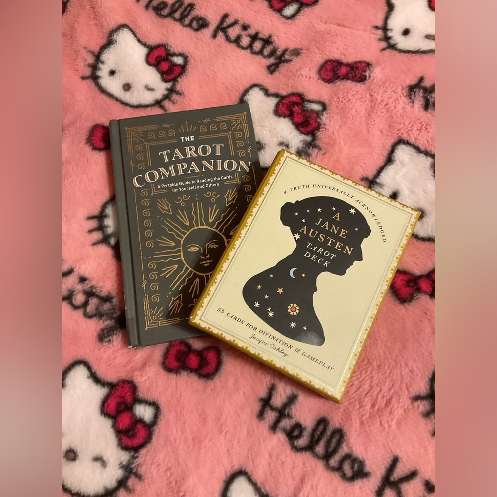 TAROT CARDS AND TAROT BOOK